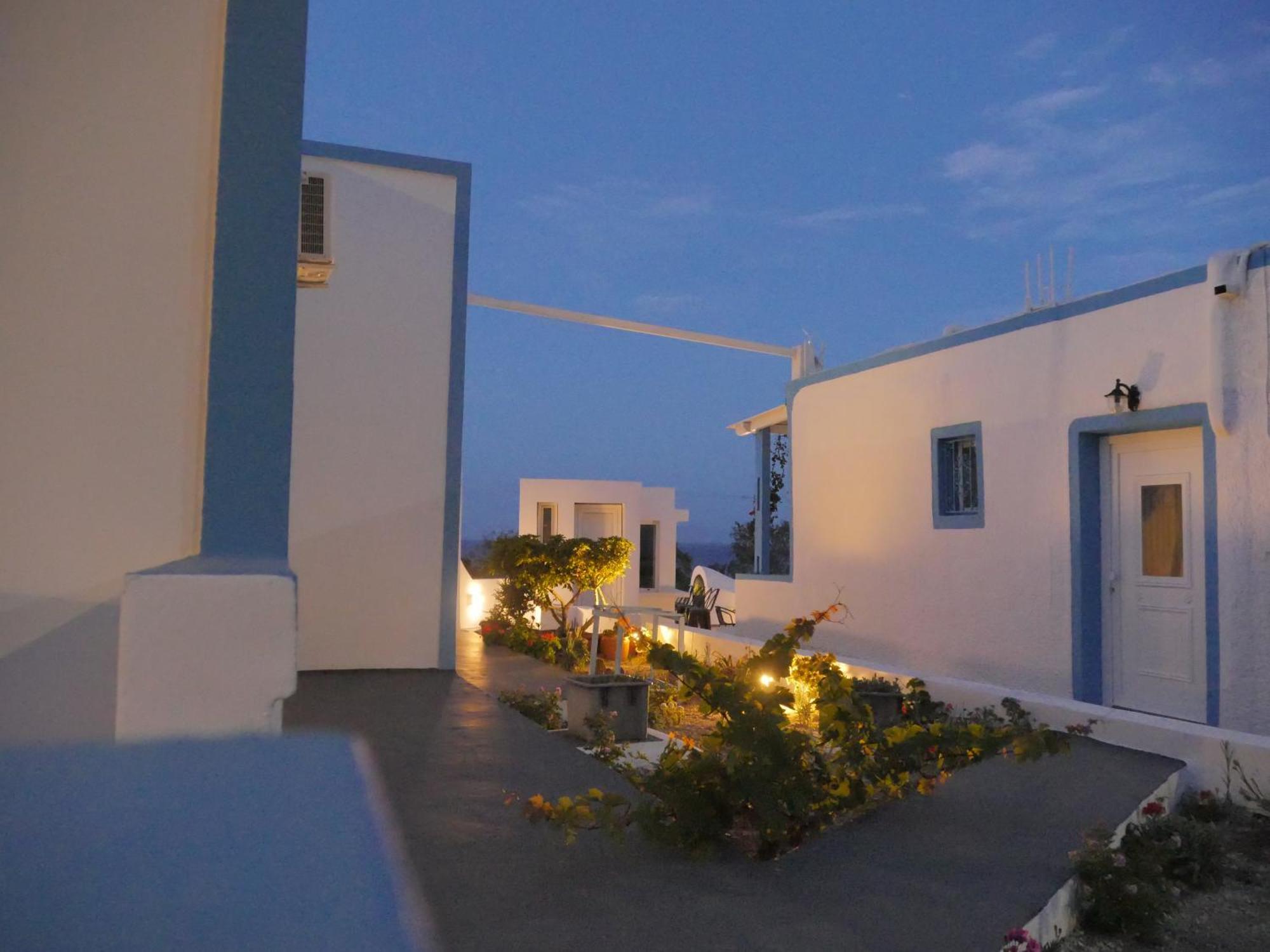 Ancient Thera Apartments Kamári Dış mekan fotoğraf